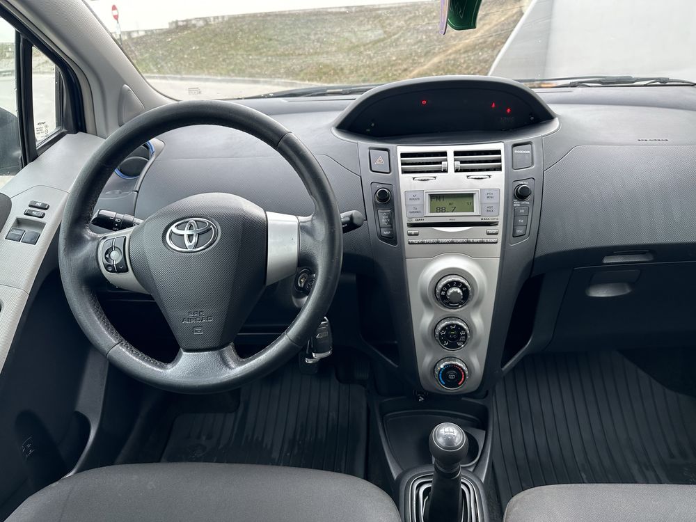 Toyota Yaris II 2009