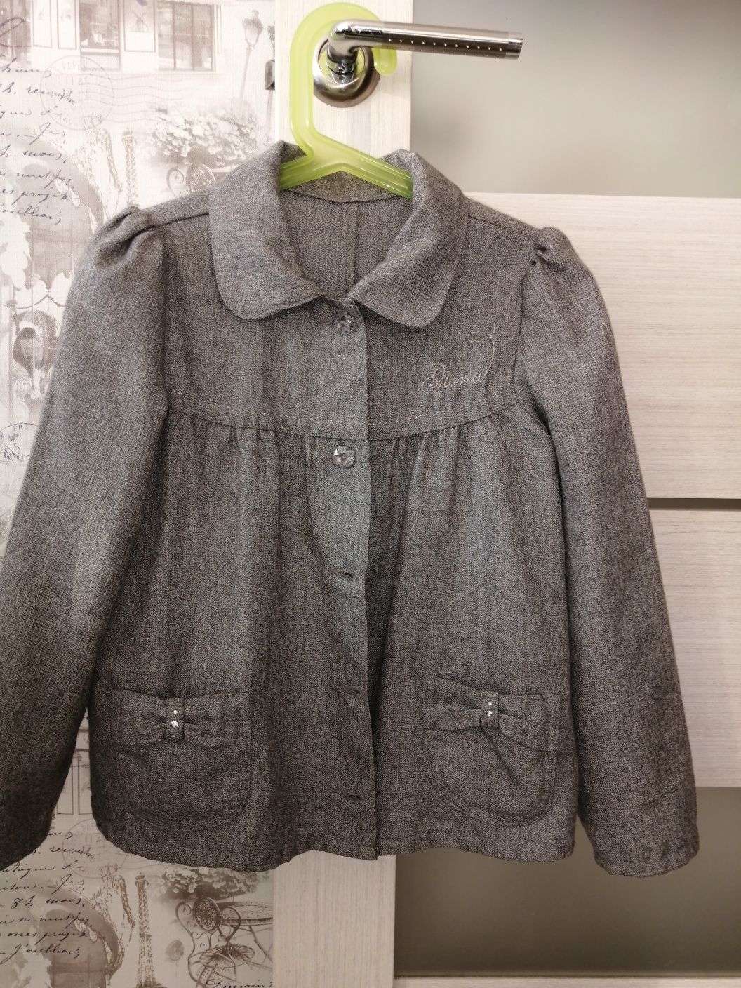 Продам вещи школьные на девочку 6-11 лет.