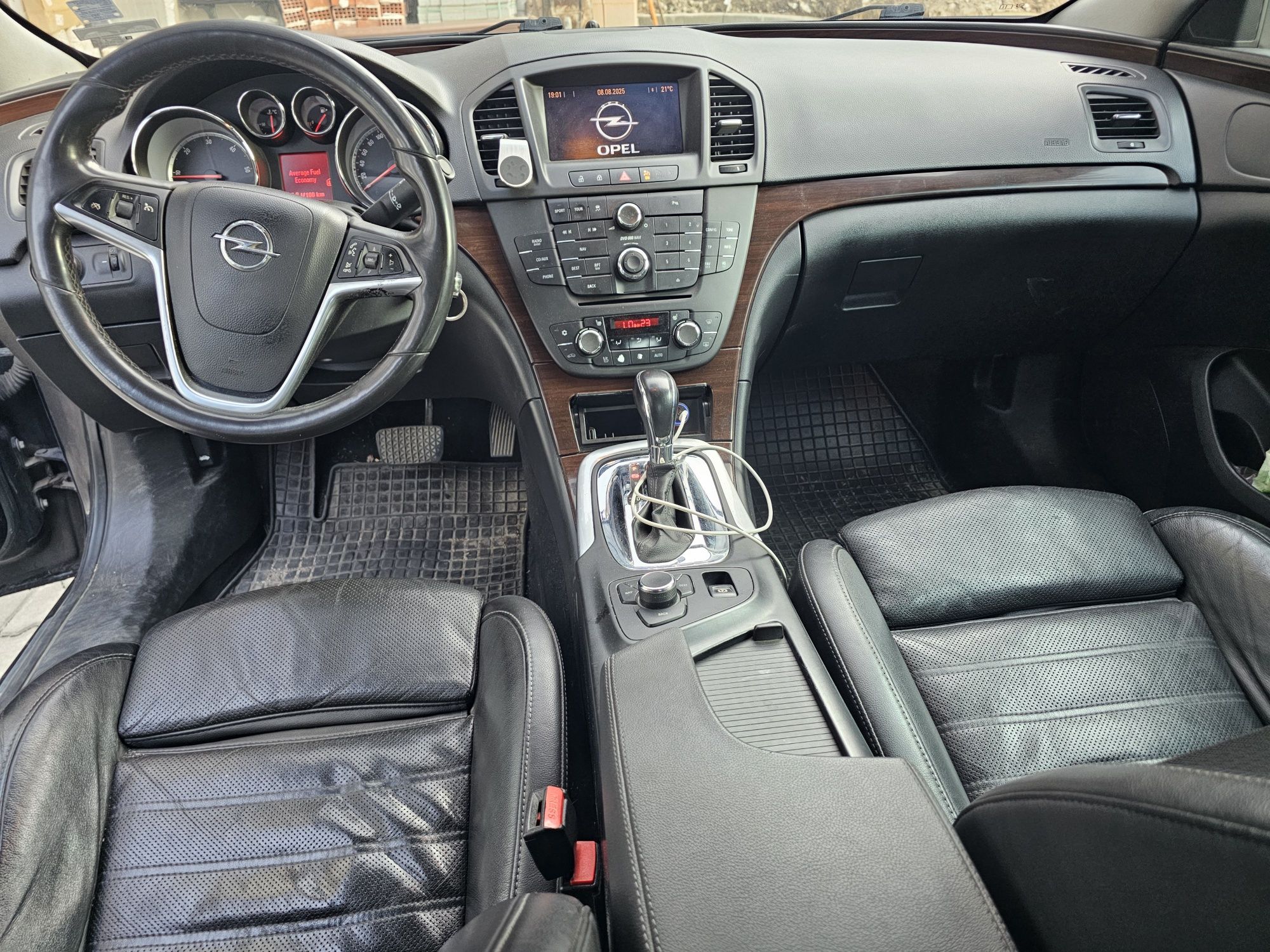 Opel Insignia 160кс 2.0 Напълно обслужена