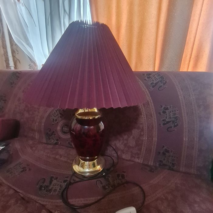 Продам прикроватный светильник