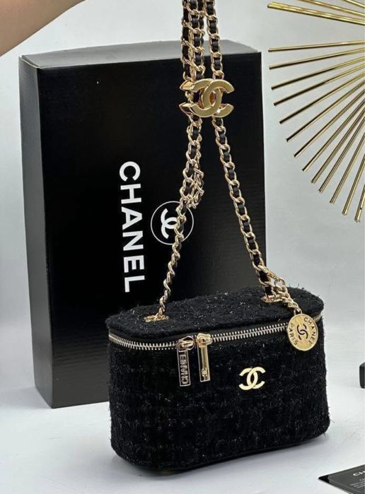 Чанти Chanel-двете са естествена кожа