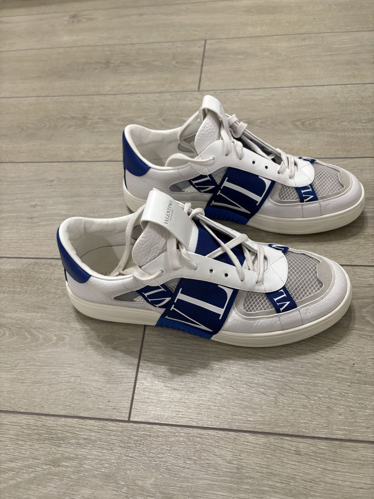 Valentino Garavani 45