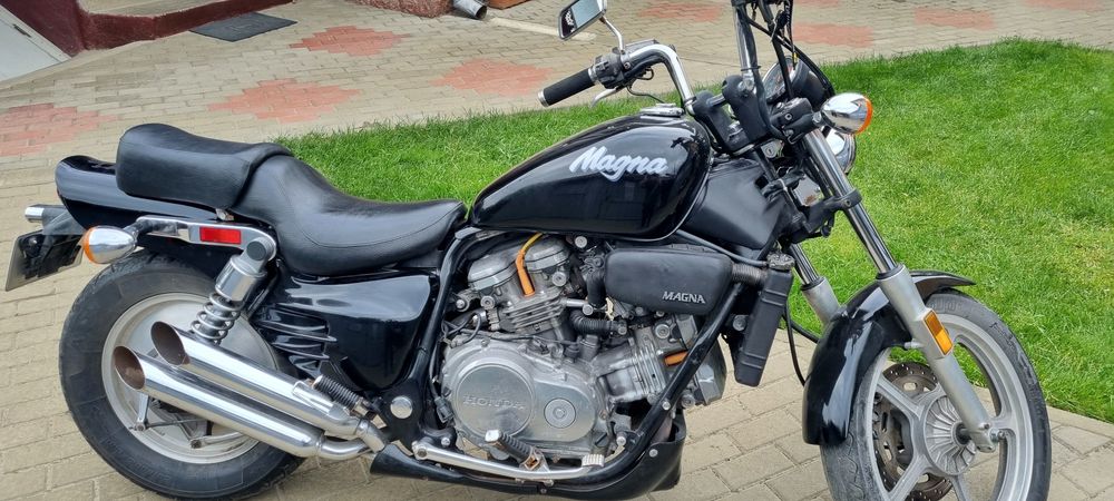 Honda VF700 Super Magna