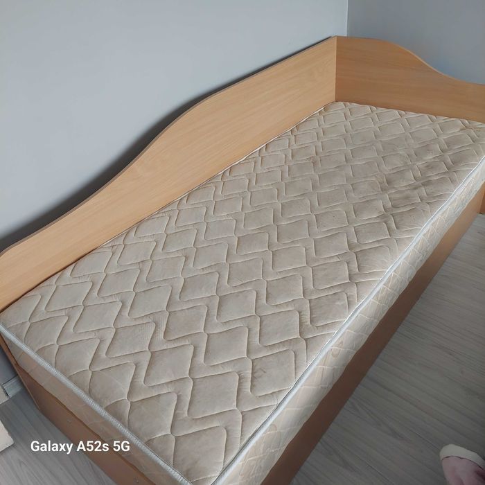 Продавам ъглов диван