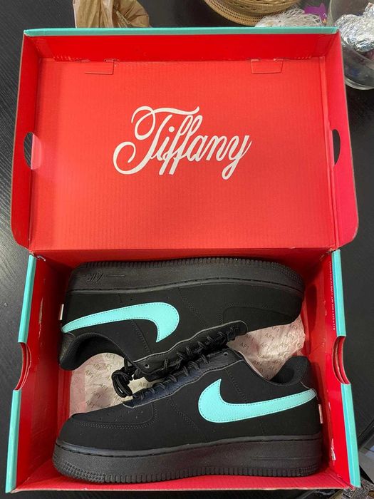 Adidasi Nike Air Force Tiffany, pe negru, marimea 42, noi in cutie