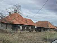 Casa veche din gorun de vanzare