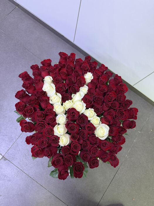 101 роза 51 роза буква букеты по низкой цене по городу Алматы