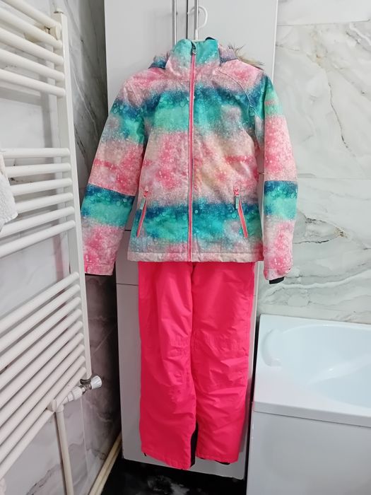 Vand combinezoane  fete