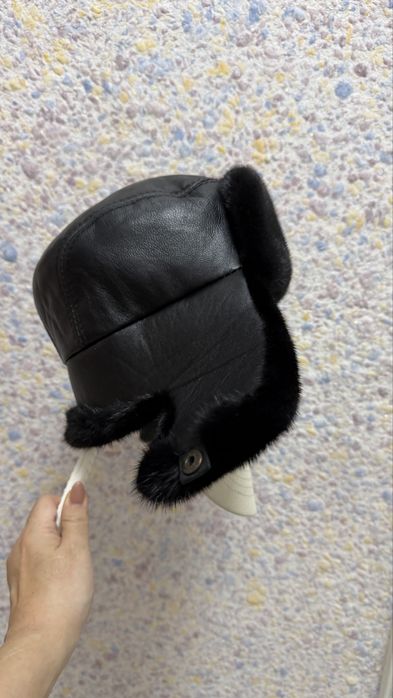 Продам новую шапку-ушанку унисекс норка /кожа