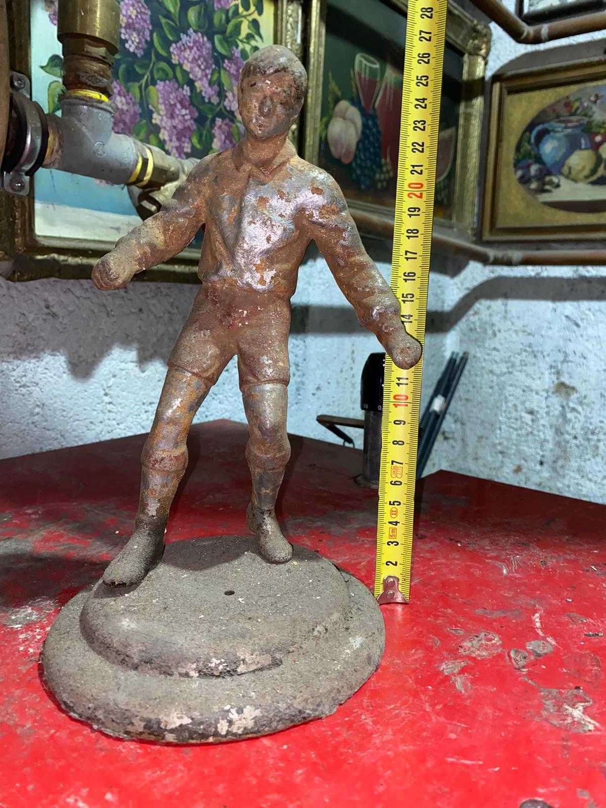 statuetă de bronz fotbalist