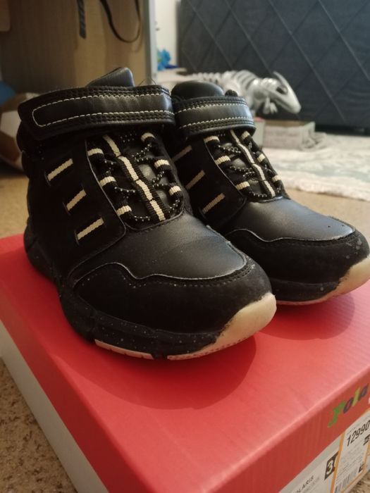 Ботинки на мальчика состояние отличное одивали пару месяцев б/у