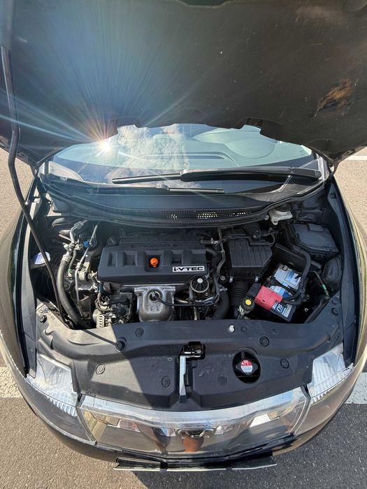 Honda Civic 8 Hatchback 1.8 i-VTEC 140 CP - Cutie automata