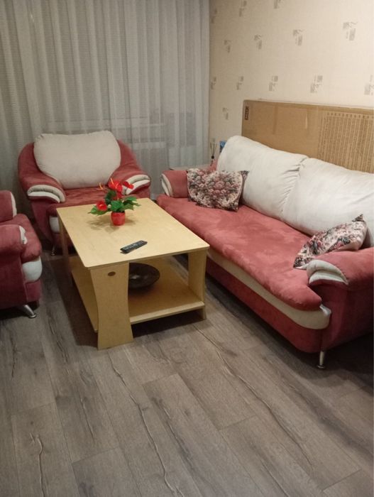 Холна гарнитура Диван/2бр Фотьойли/Табуретка с гръб