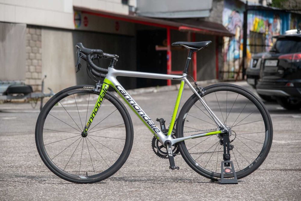 Карбоновый шоссейник Cannondale