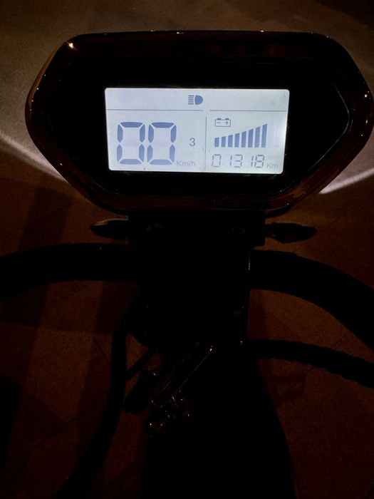 Scuter Electric Chopper 1500W – Înmatriculabil, Baterie Detașabilă