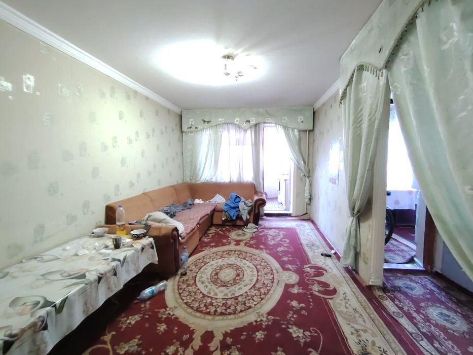 Fargona shaxar Frunze massif chaspikdi oldida 2 uy sotiladi