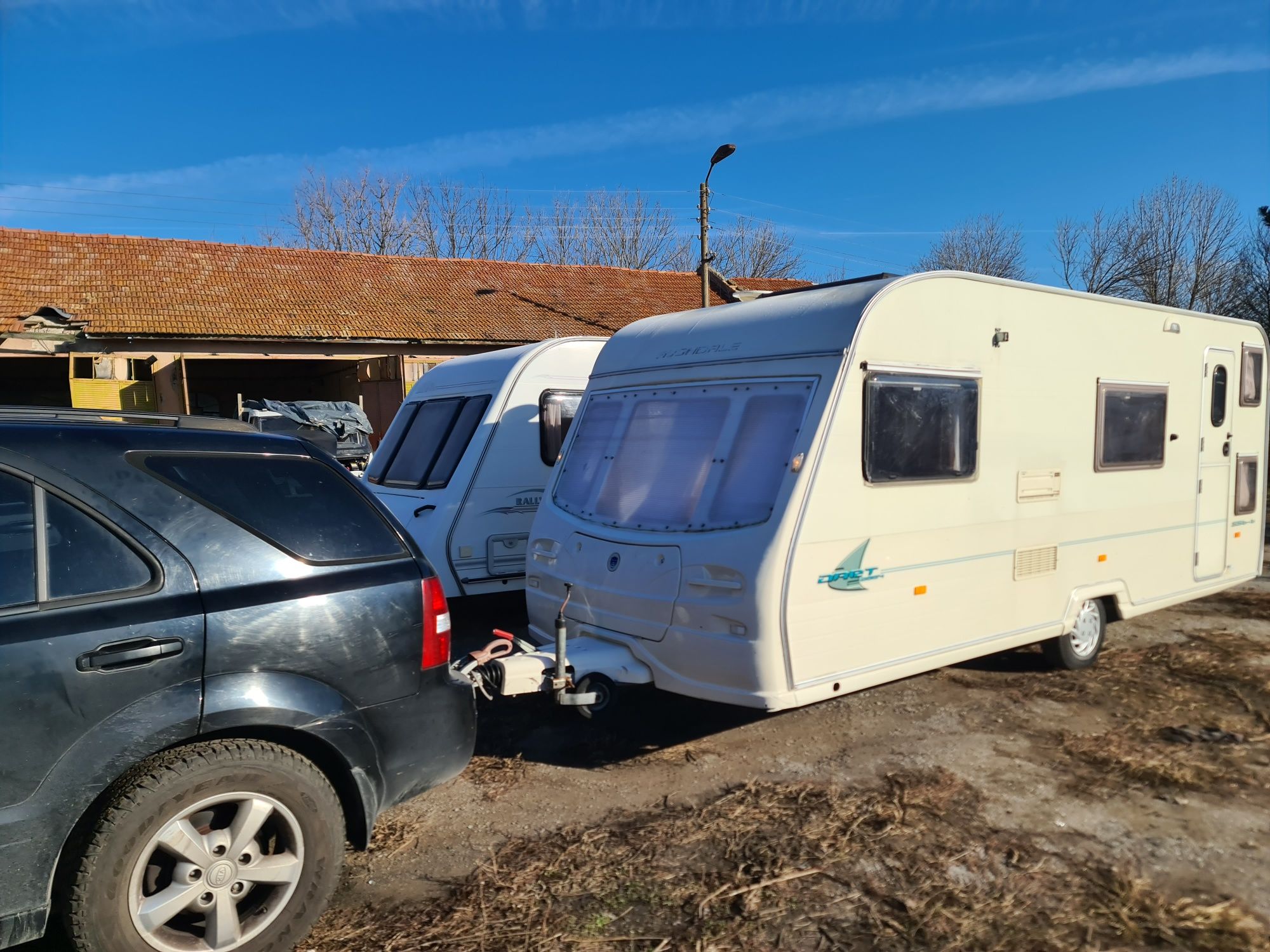 Продавам каравана Авондал Дарт 5.56м.