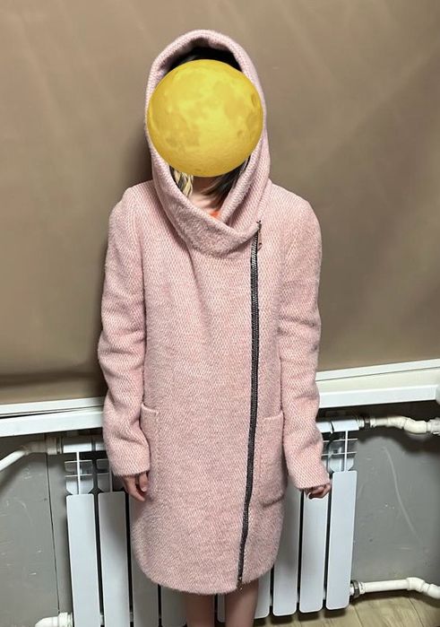 Продам пальто на девочку
