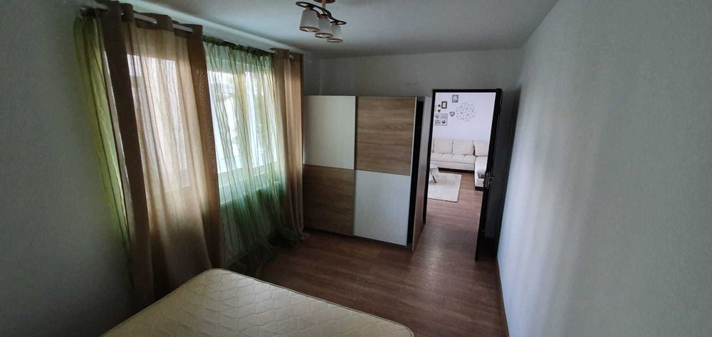 Persoana fizica inchiriez apartament doua camere mobilat complet