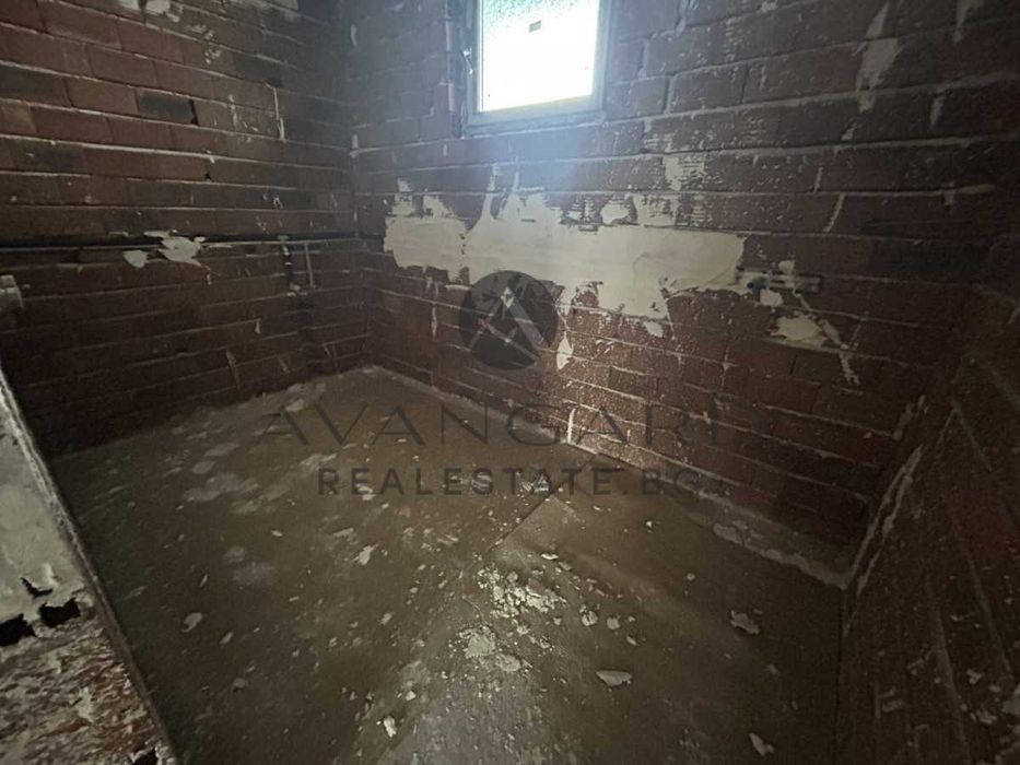 Продава се Четиристаен апартамент в Пловдив, Остромила - 131 кв.м за 1268 €/кв.м - Снимка #9