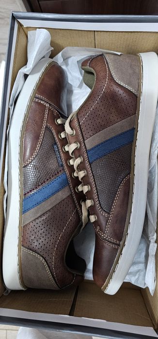 Vând pantofi sport Memphis nr44