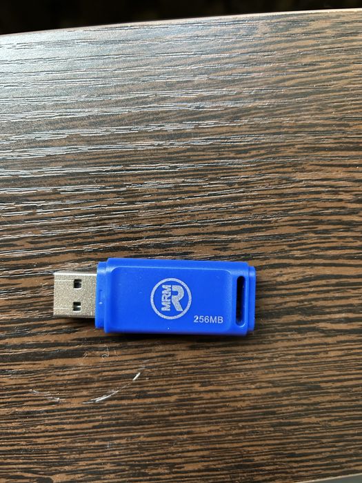 Продам флешку 256гб