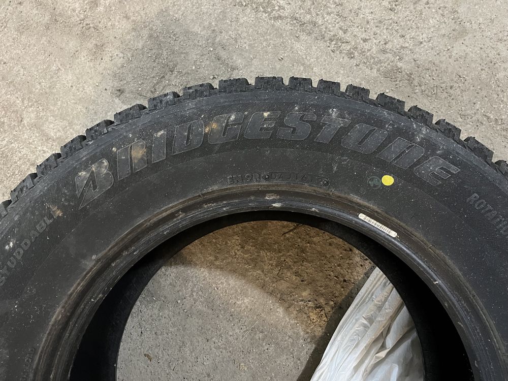 Зимние шины R17 Bridgestone