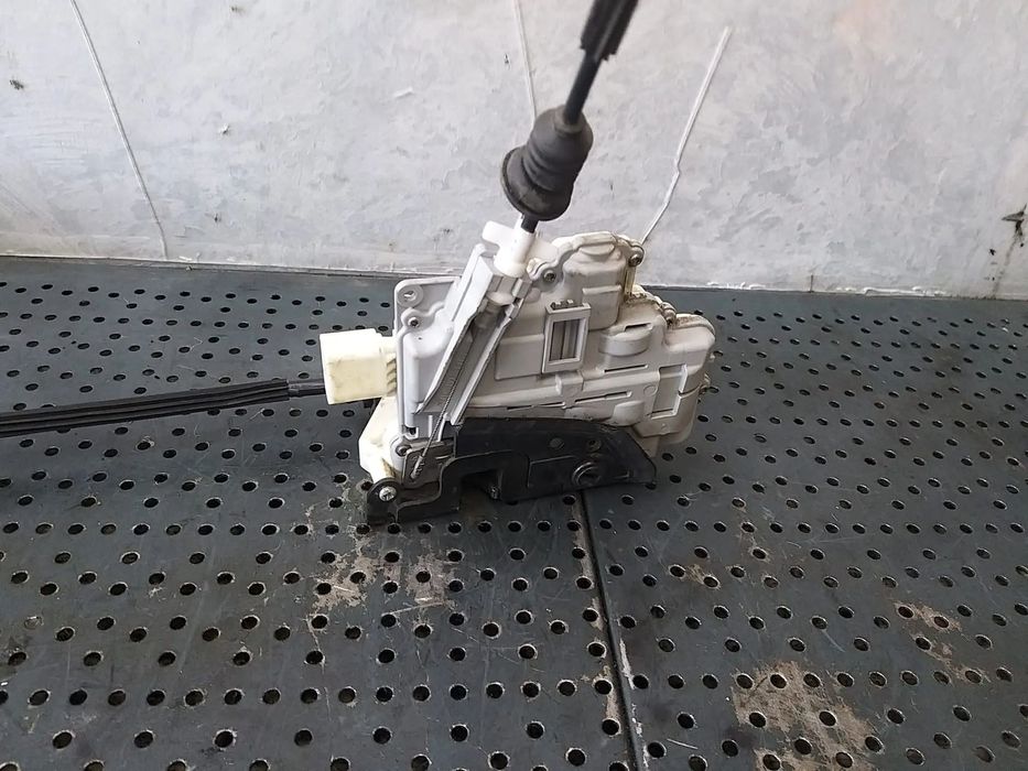 Broasca usa dreapta spate vw passat b6 3c 3c4839016a