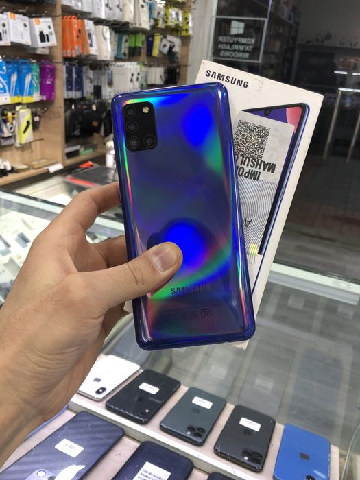 Samsung A31.