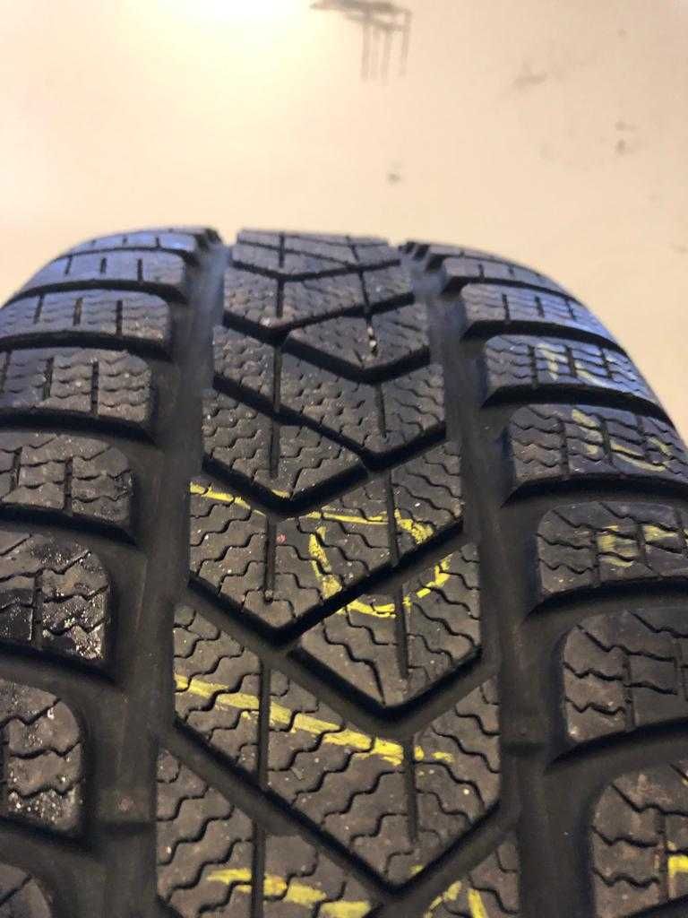 Super Anvelope 4X 225/45 R19 Pirelli