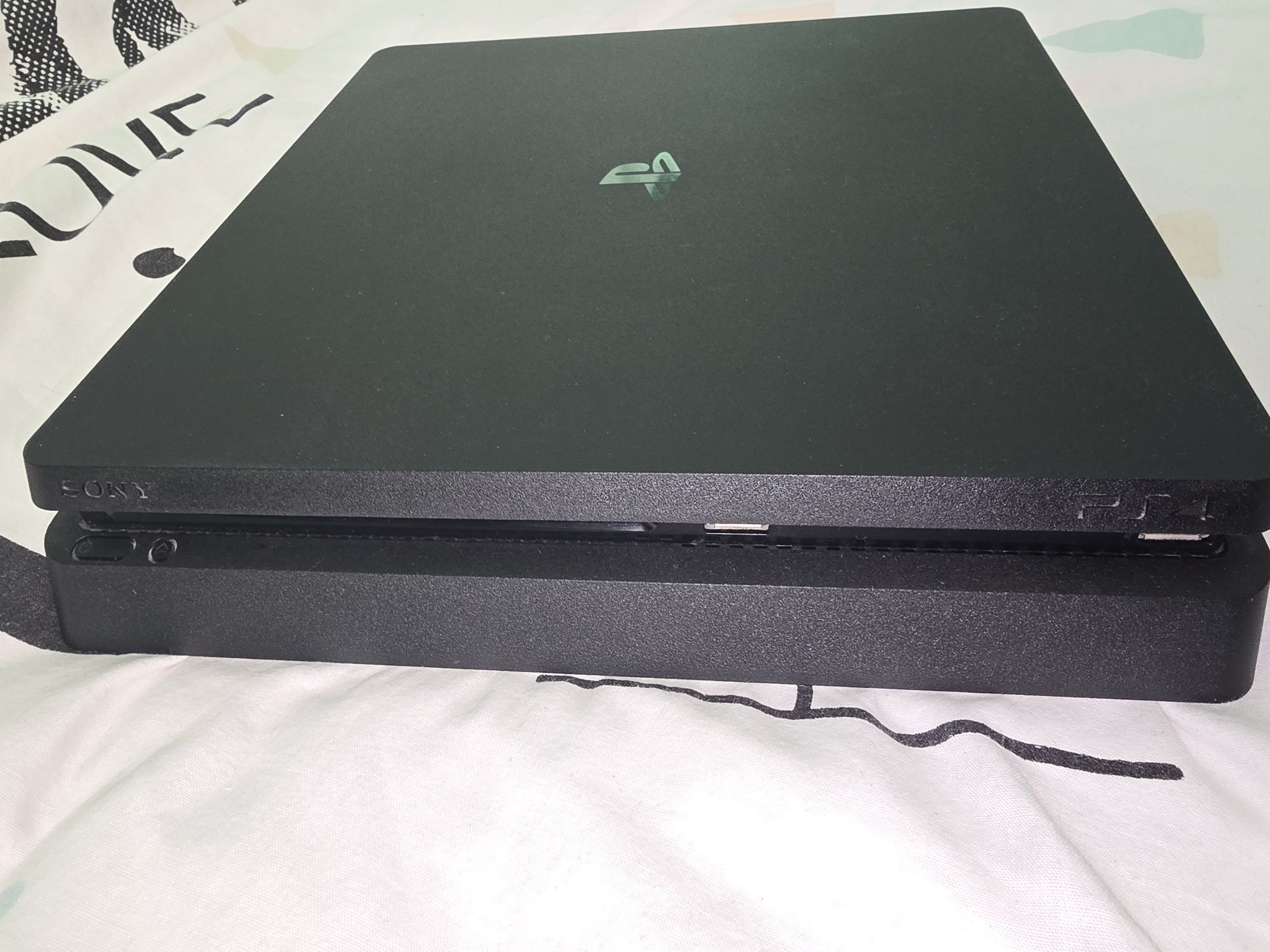 Playstation 4, Slim - 1TB (фабрично)