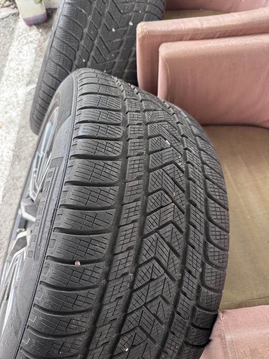 2 Roti de iarna bmw X5, 305/40/R20