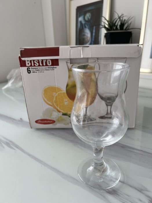 Продам бокалы 12шт графин 2 шт