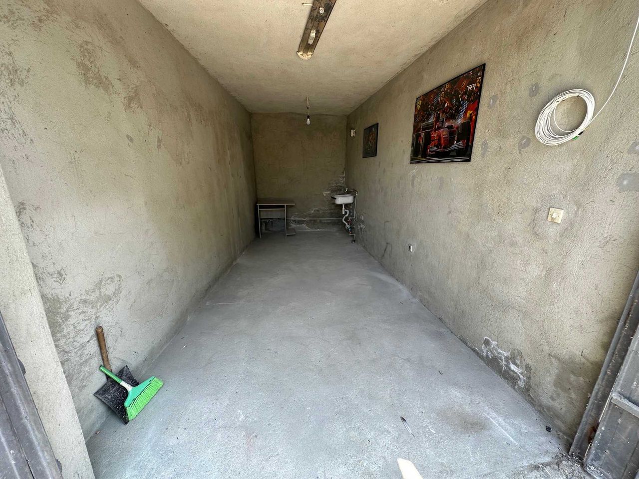 Дава се под наем Гараж / Паркомясто в Варна, Погреби - 15 кв.м за 76.5 € - Снимка #3