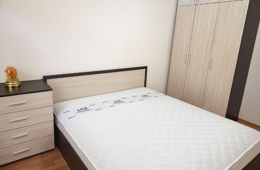 Дава се под наем Тристаен апартамент в Варна, Център - 60 кв.м за 550 € - Снимка #2