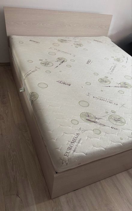 Pat cu saltea si noptiere