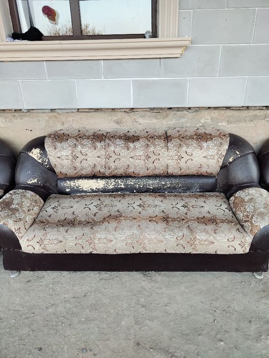 Срочно продается диван