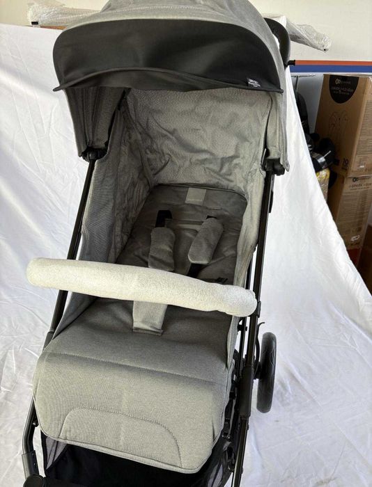 NOU!!!Carucior compact inglesina zenit gri  confortabil pana la 22 kg
