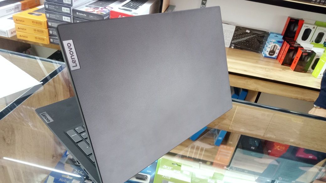 Noutbuk Lenovo Core i7