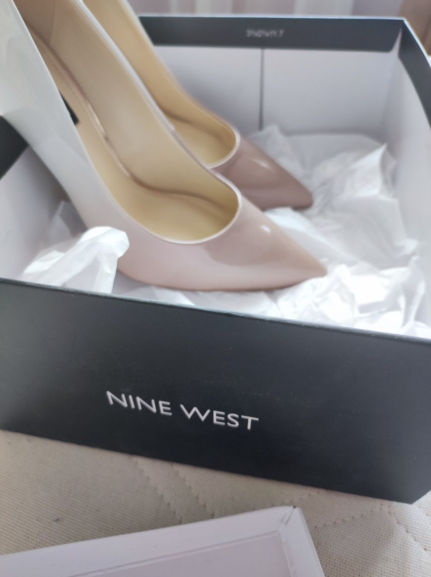 Елегантни дамски обувки Nine West39 номер