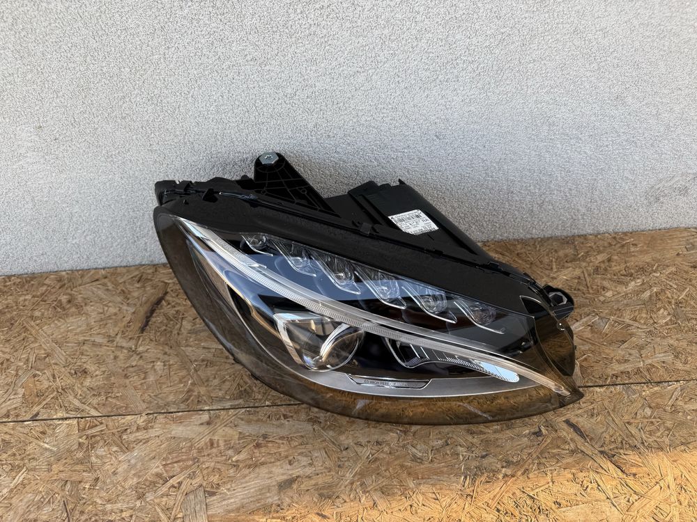 Far dreapta Mercedes C Class W205 LED High Perforlance Original Europa