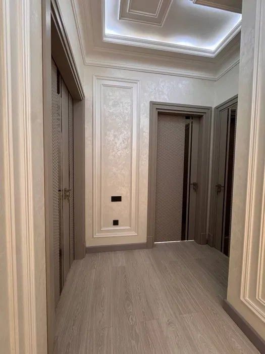 Продаётся 3 комнатная квартира в Алайский рынок с новым ремонтом