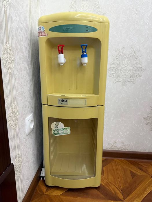 Продам кулер для питьевой воды в хорошем рабочем состоянии