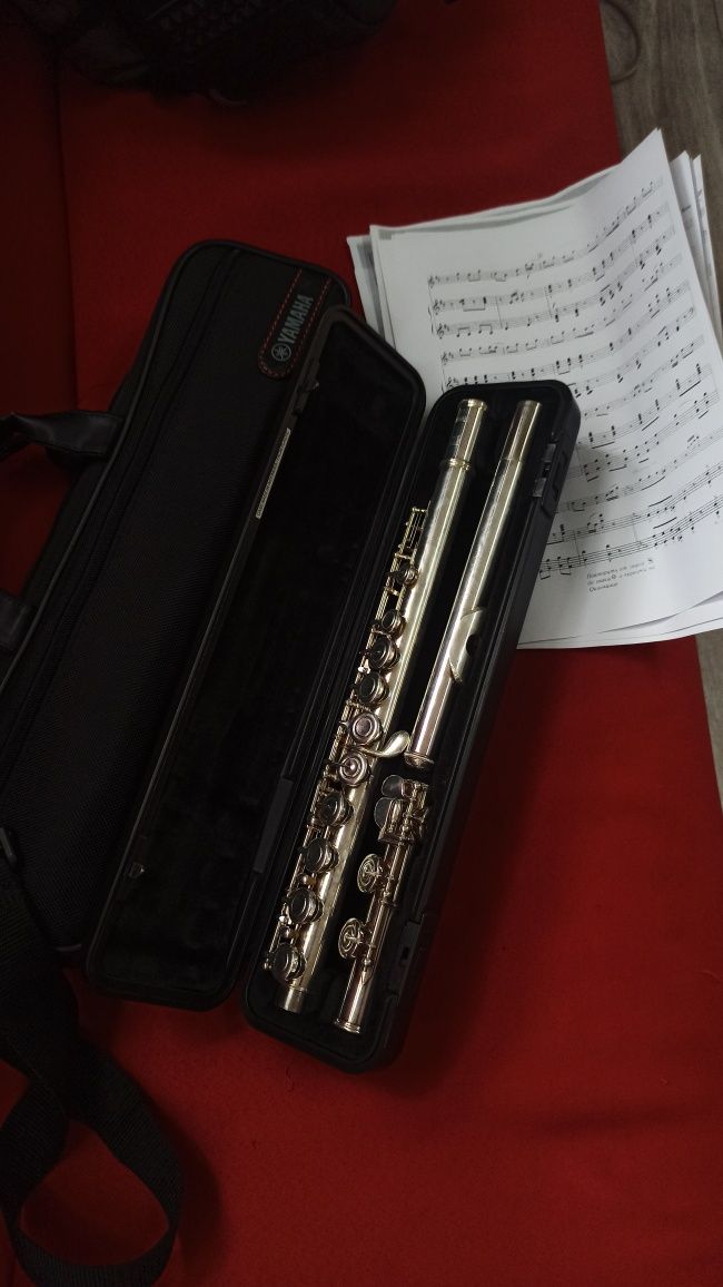 Продам флейту Yamaha 222