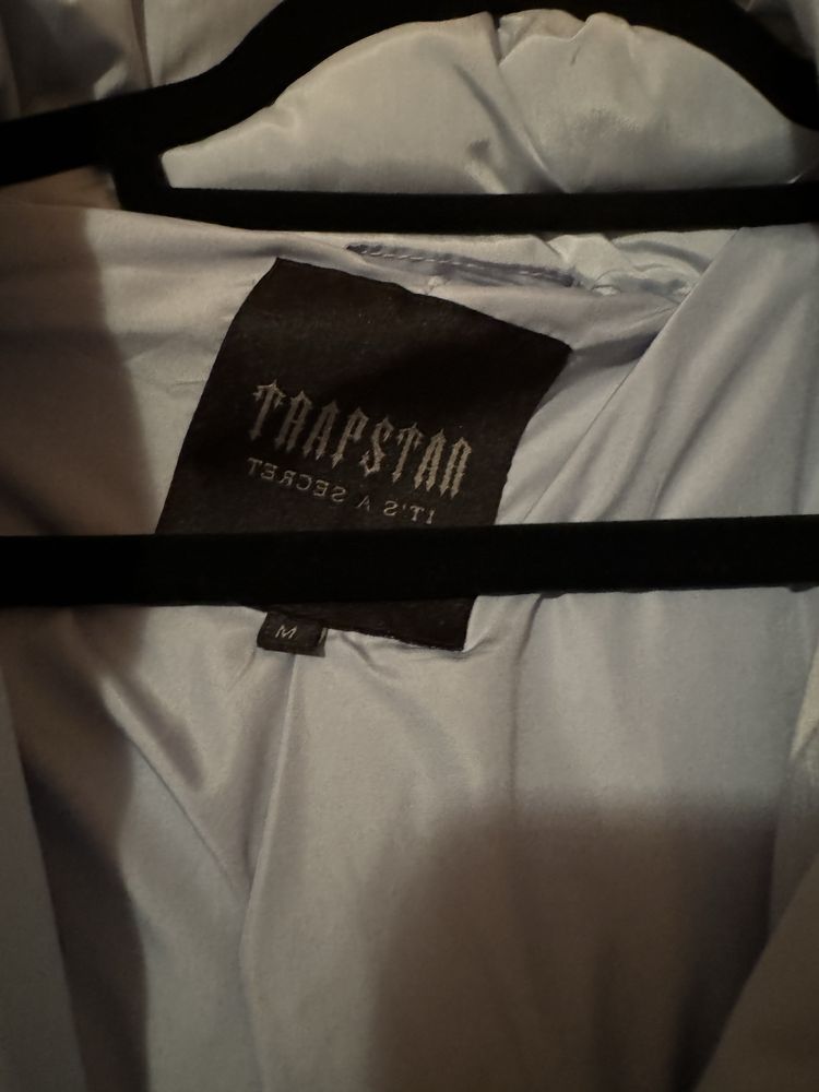Яке Trapstar.