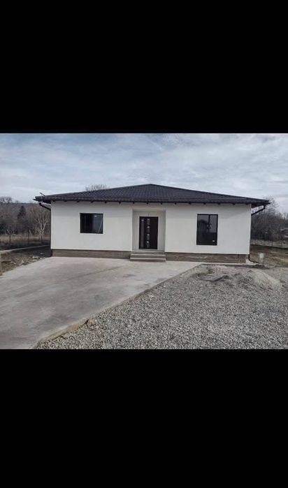 Vând casă din panouri