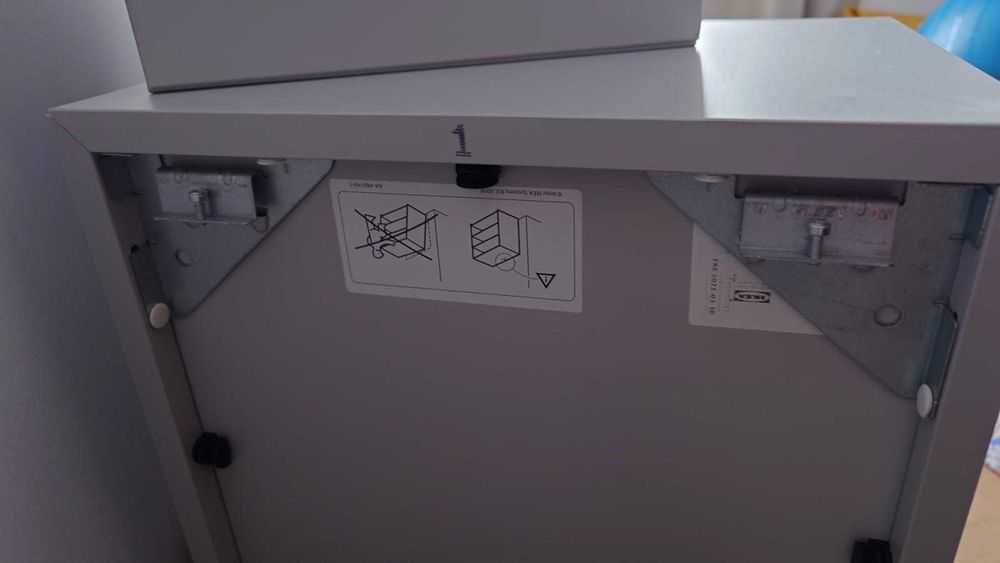 Corp / Cub IKEA Eket gri - 3 bucati + sistem prindere perete