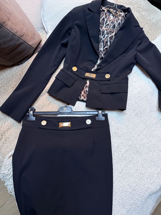 АЕлегантен костюм Celine b.- сако + пола до коляното, размер 40 (S;XS)