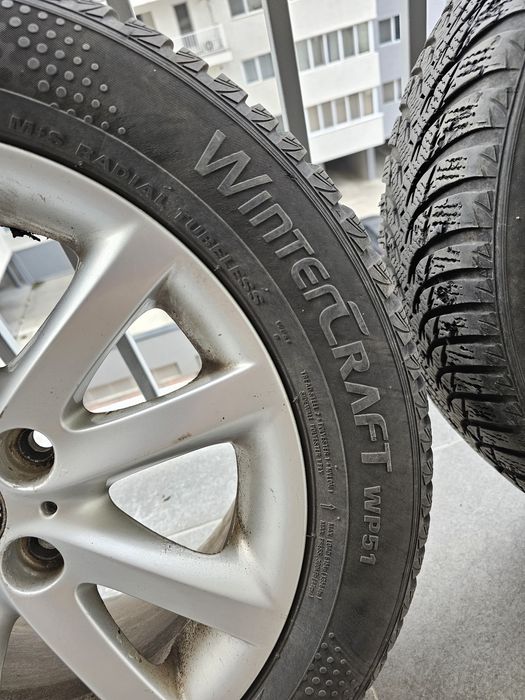 Roti BMW r16 de iarna Kumho wp51