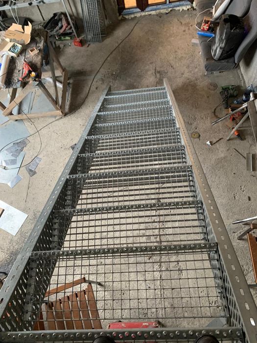 Scări metalice galvanizate la orice demisiune asiguram transport ori u